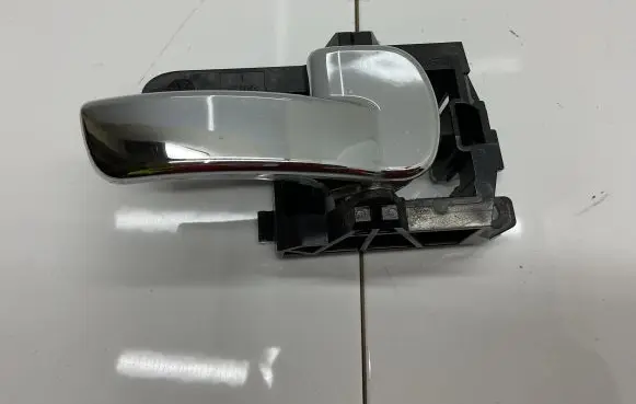 Nissan Qashqai+2 Front door interior handle 80670JD0