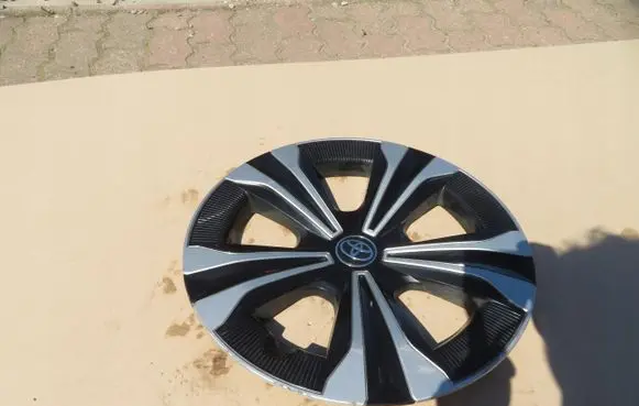 Toyota Aygo X R17 wheel hub/cap/trim 