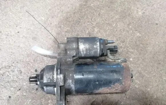 Volkswagen PASSAT B6 Starter motor