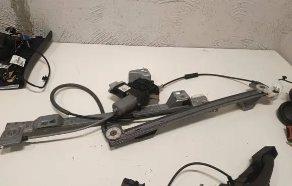 Renault Kangoo II Front door window regulator with motor 128001201 03290235