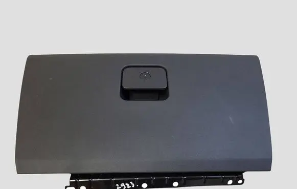Cadillac CTS Glove box lid/cover