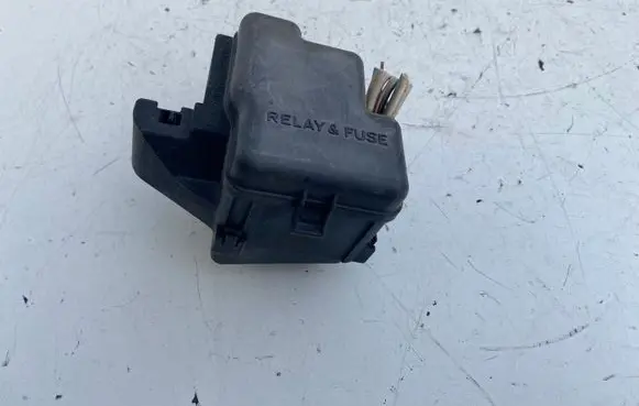 Toyota Previa (XR30, XR40) II Fuse module
