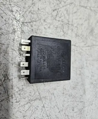 Volkswagen Golf IV Other relay 4B0955531A