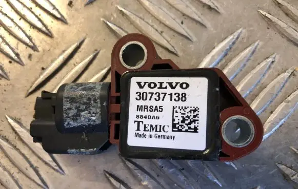 Volvo V50 Airbag deployment crash/impact sensor 8840A6 30737138 MRSA5