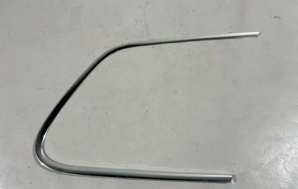 Volkswagen Touareg II Rear side glass trim 7P6853996
