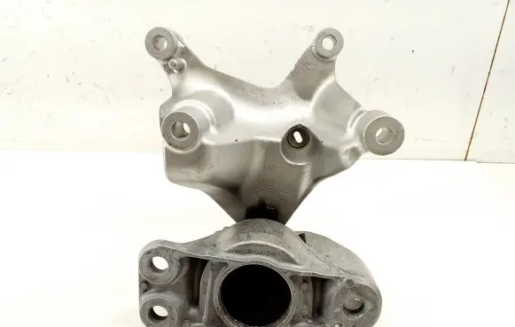 Nissan Juke II F16 Engine mount bracket 112325208R
