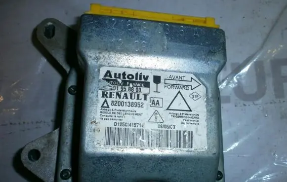 Renault Laguna II Airbag control unit/module 8200138952 601958800