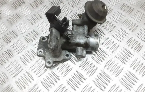 Toyota Yaris EGR valve 33010
