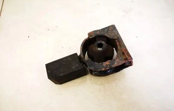 Toyota Avensis T250 Engine mount bracket
