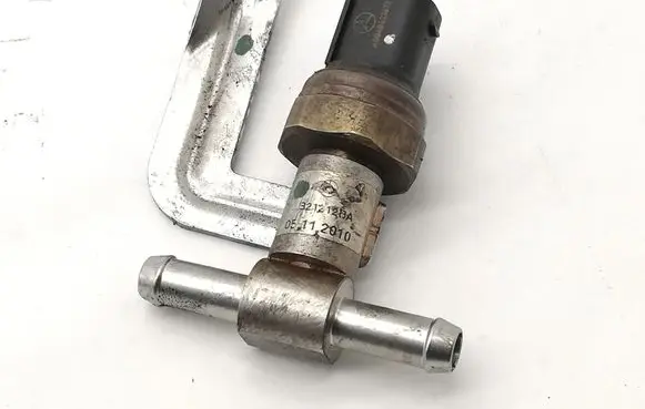 Fuel pressure sensor