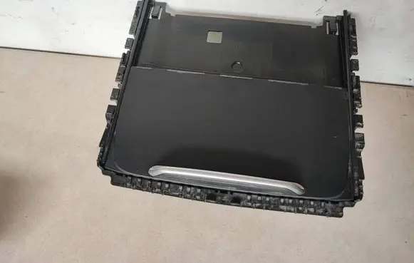 Cup holder front