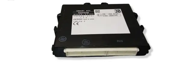 Toyota Prius+ (ZVW40) Keyless (KESSY) go control unit/module 8999047102