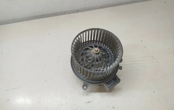 Chrysler Town u0026 Country V Heater fan/blower 0701132570 AY272700
