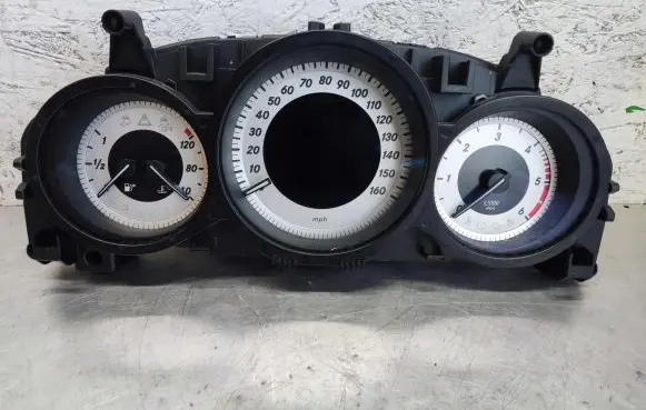 Mercedes-Benz C W204 Speedometer (instrument cluster)