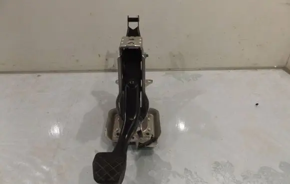 Volkswagen PASSAT B6 Brake pedal 1k1721057n
