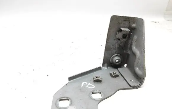 Renault Captur Fender mounting bracket 941802835R