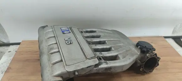 Volkswagen Touareg I Intake manifold 022133201AJ