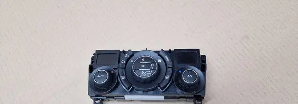 Peugeot 3008 I Climate control unit 96837481XT