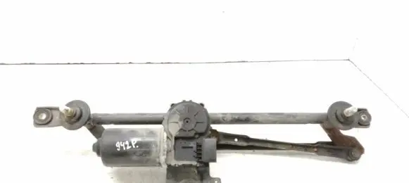 KIA Sportage Front wiper linkage and motor