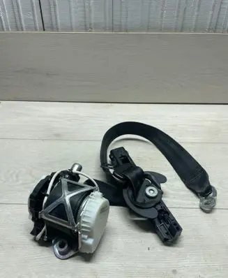Volkswagen PASSAT B7 Front seatbelt 34032206B MY11VX0 16112010
