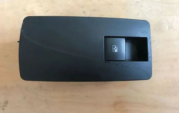 Opel Insignia A Electric window control switch 13301886