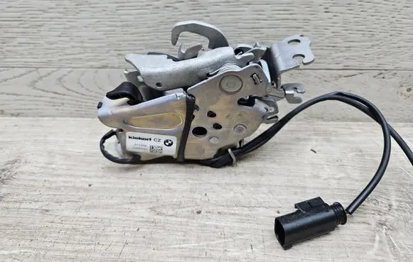 BMW 3 G20 G21 Engine bonnet/hood lock/catch 7468349