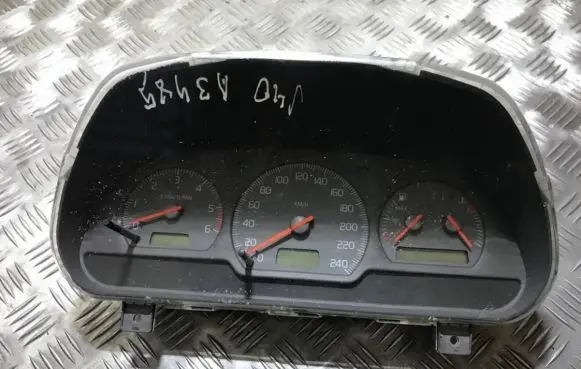 Volvo S40, V40 Speedometer (instrument cluster) 30889706d 01w27d2