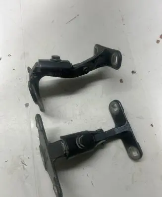 BMW X5 E70 Tailgate hinge 14187910