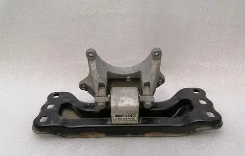 Mercedes-Benz C W204 Engine mount bracket A2122401018