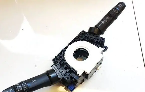 Wiper turn signal indicator stalk/switch