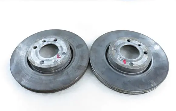Renault Clio III Front brake disc 3B1026