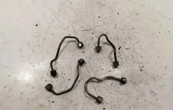 Renault Megane III Fuel injector supply line/pipe 