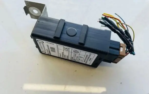 Nissan X-Trail T30 Door control unit/module 285963y50 5wk46472b