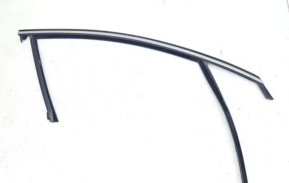 Ford Fusion II Front door glass trim molding GEBAAHSS5033