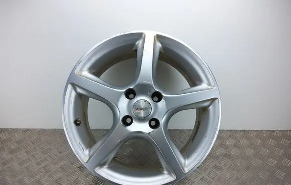 R16 alloy rim