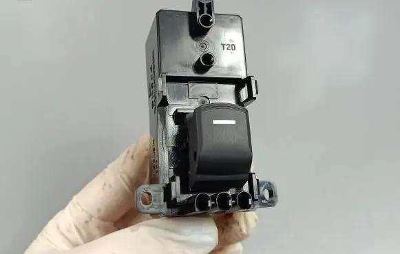 Honda HR-V Electric window control switch M64613