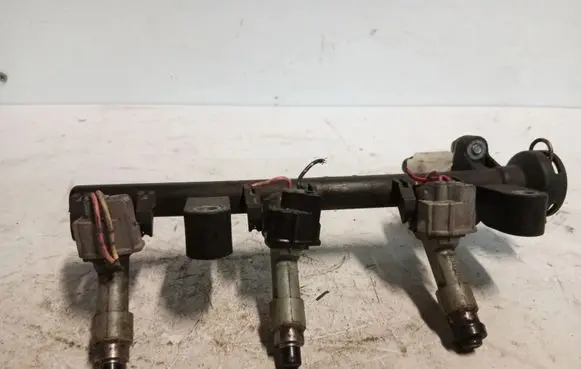 Citroen C1 Fuel injector supply line/pipe 23250-00010