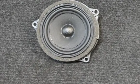 BMW 2 F46 Front door speaker 9274700