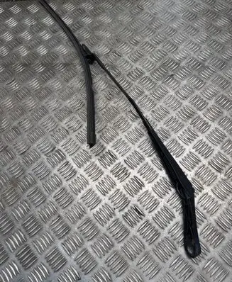 Opel Astra K Front wiper blade arm 39193931