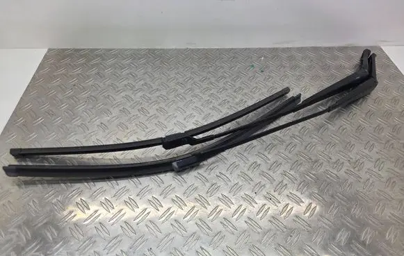 Front wiper blade arm