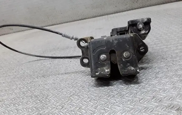 Toyota Corolla Verso E121 Tailgate/trunk/boot lock/catch/latch