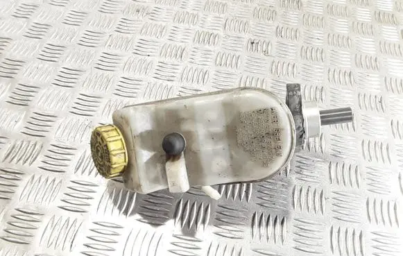 Volkswagen Transporter - Caravelle T5 Master brake cylinder 7H0611303A
