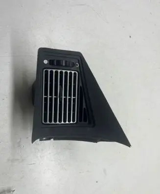 BMW 5 E28 Dashboard side air vent grill/cover trim 64221367567 13675701