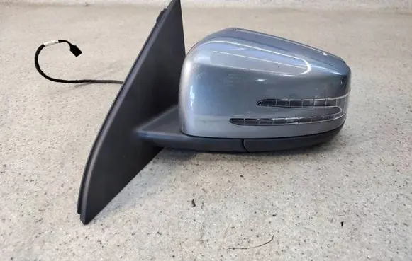 Mercedes-Benz A W176 Front door electric wing mirror 