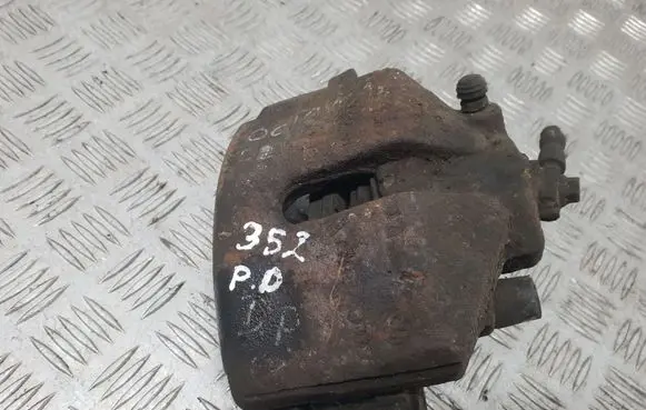 Skoda Superb B5 (3U) Front brake caliper