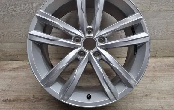 Volkswagen PASSAT B8 R18 alloy rim 3G0601025H