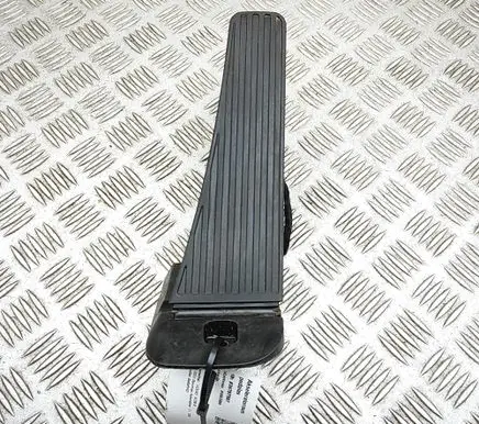 Volvo XC90 Accelerator throttle pedal 32269124