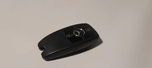 Mercedes-Benz Sprinter W907 W910 Ignition key/card 