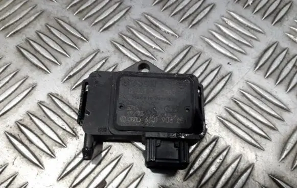 Volkswagen Golf III Air pressure sensor 3a0906051 0261230008