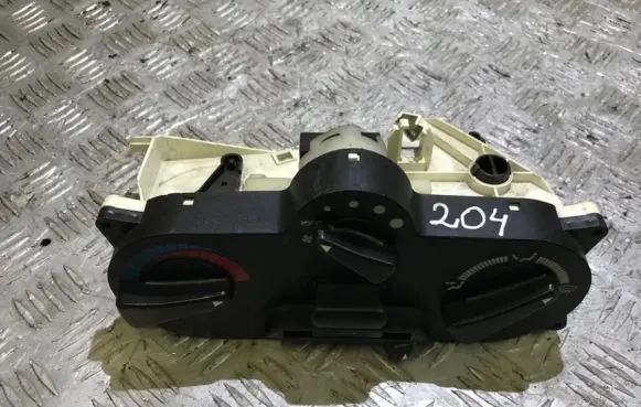 Mitsubishi Carisma Climate control unit MB947678 MB947677